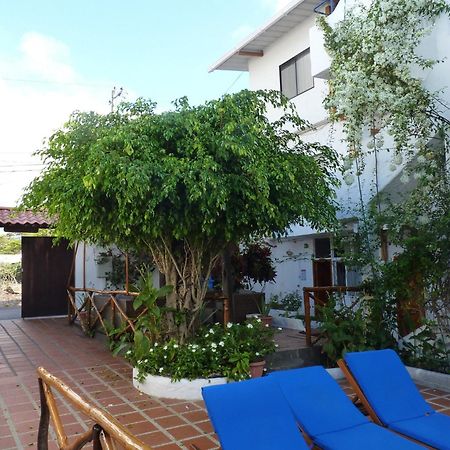 Hotel La Casa De Judy Puerto Ayora  Exterior photo