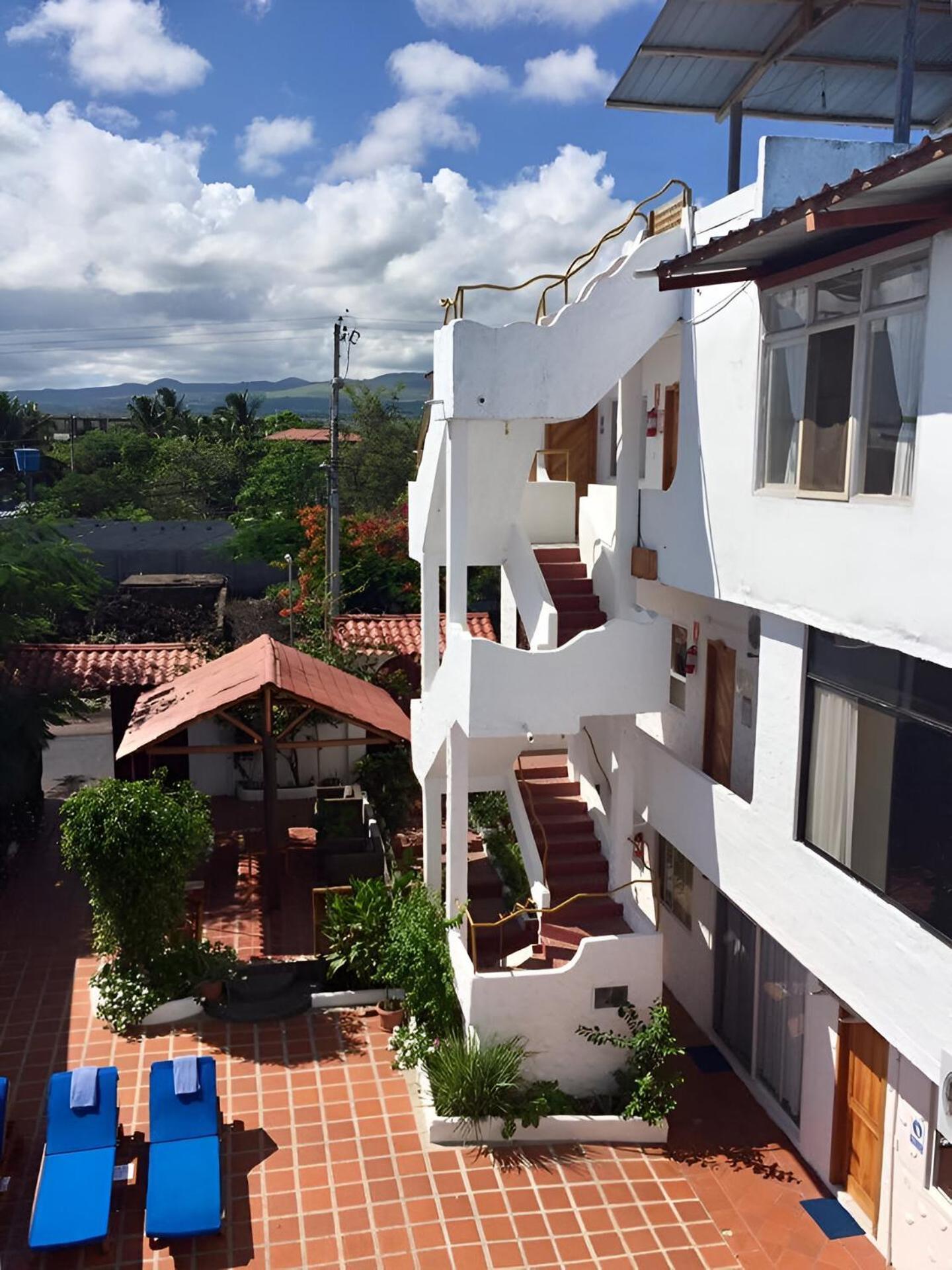 Hotel La Casa De Judy Puerto Ayora  Exterior photo