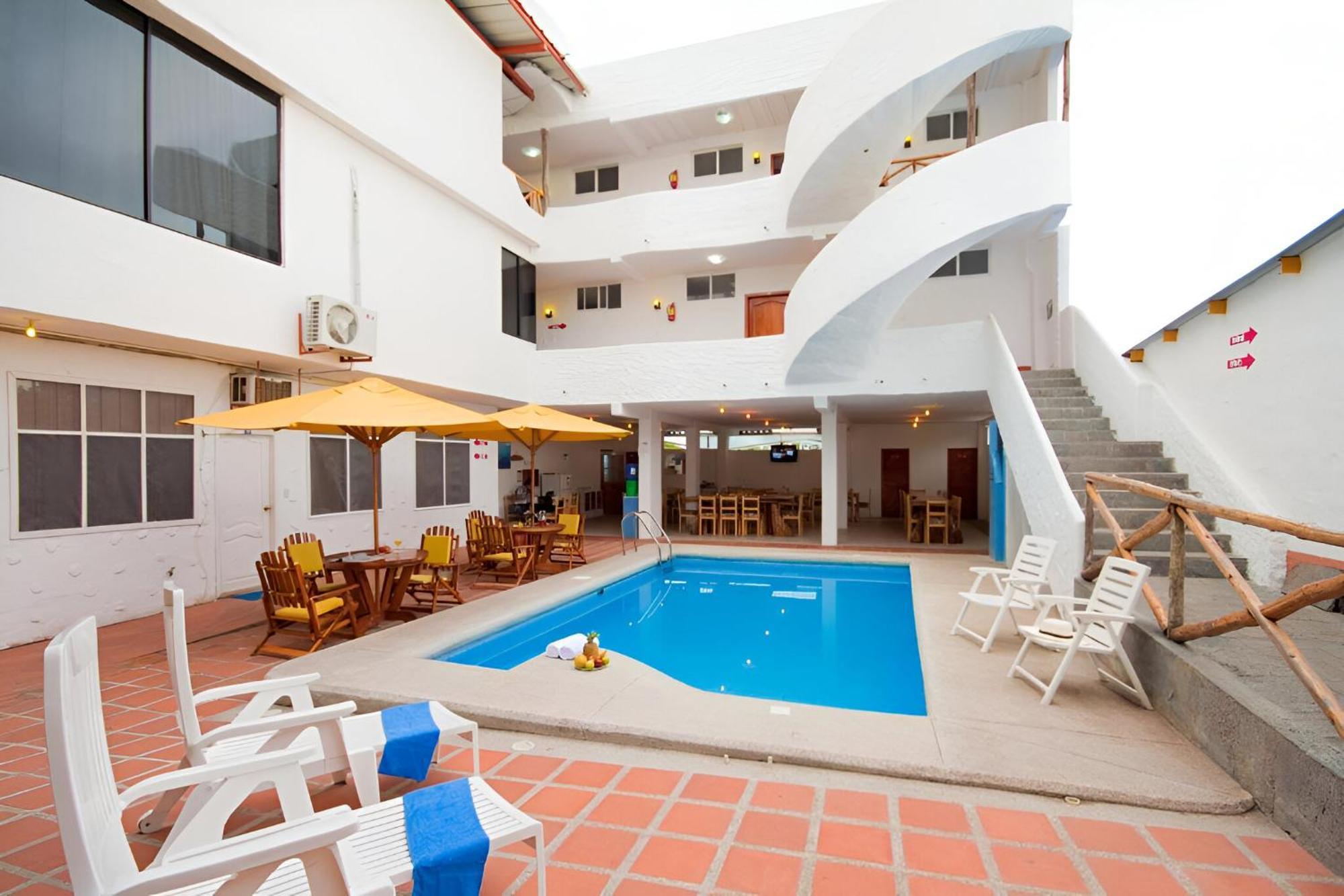 Hotel La Casa De Judy Puerto Ayora  Exterior photo